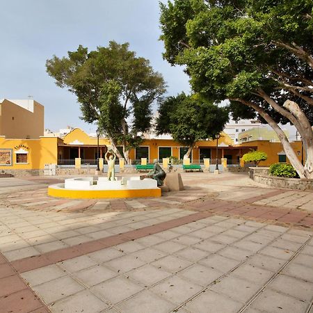 Casa Plaza San Nicolas De Bari Sardina Exteriér fotografie