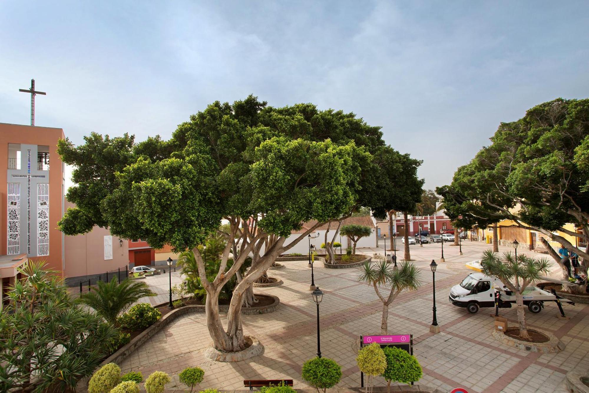 Casa Plaza San Nicolas De Bari Sardina Exteriér fotografie